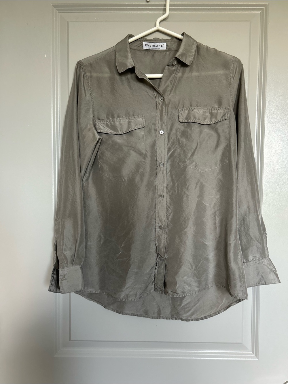Everlane Women's Shimmery Button-Down Shirt in Taupe